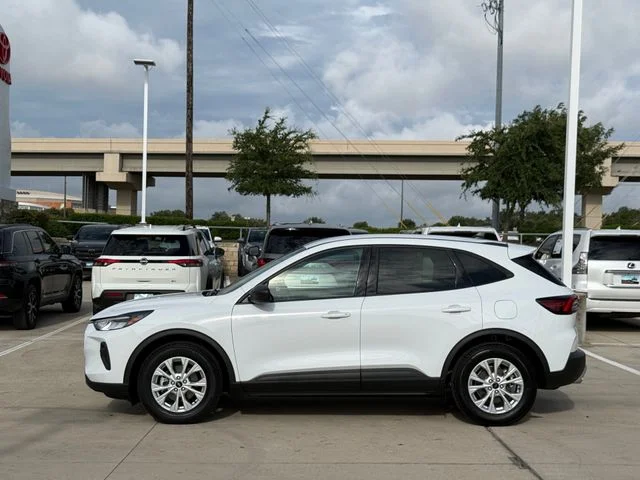 2025 Ford Escape - Image 3