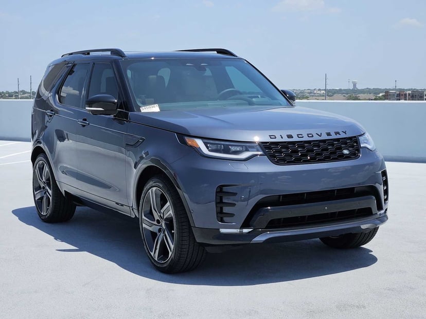 2026 Land Rover Discovery - Image 2
