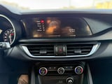 2018 Alfa Romeo Stelvio - Preview 15