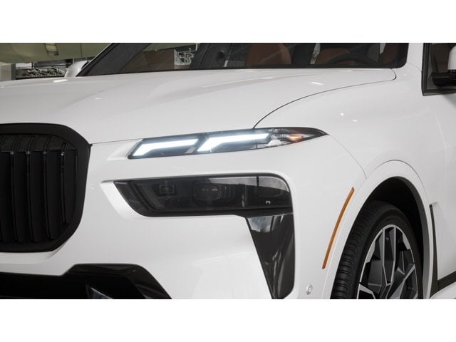 2027 BMW X7 - Image 1