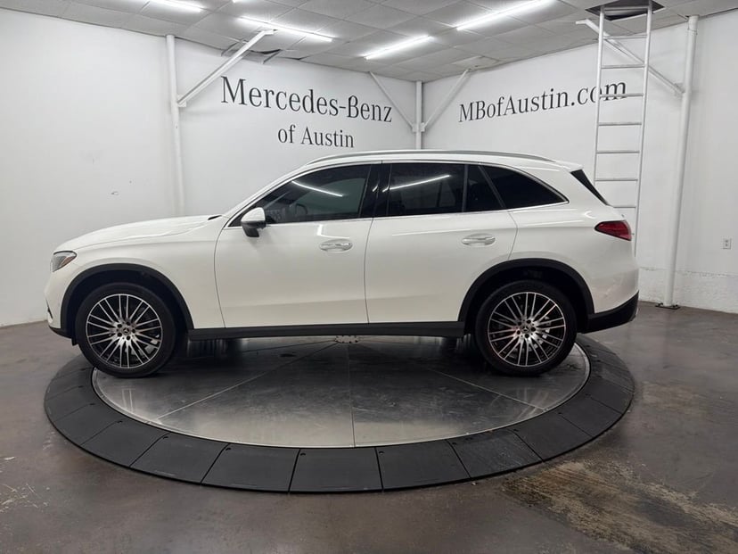 2026 Mercedes-Benz GLC - Image 2