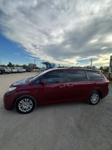 2015 Toyota Sienna - Preview 3