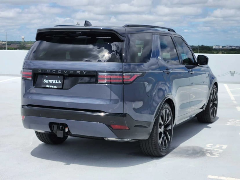 2026 Land Rover Discovery - Image 3