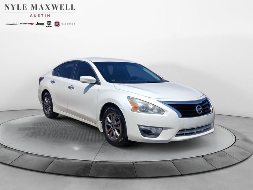 2015 Nissan Altima - Image 1