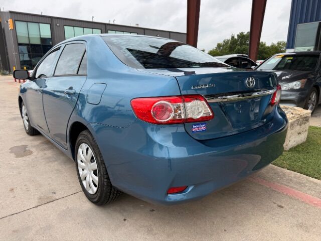 2013 Toyota Corolla - Image 3