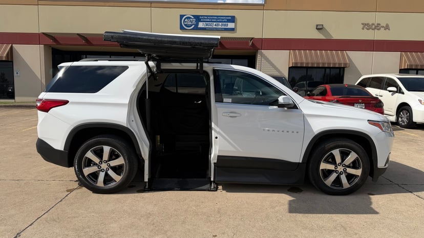 2021 Chevrolet Traverse - Image 1