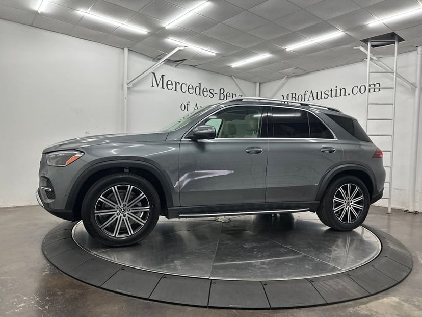 2026 Mercedes-Benz GLE - Image 2