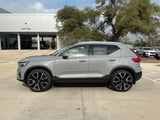 2025 Volvo XC40 - Preview 3