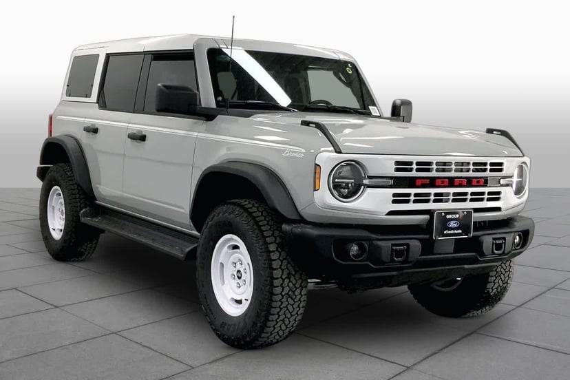 2026 Ford Bronco - Image 2