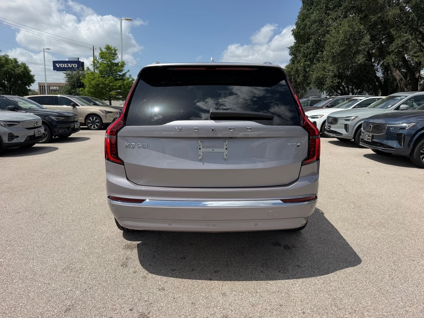 2026 Volvo XC90 - Image 2