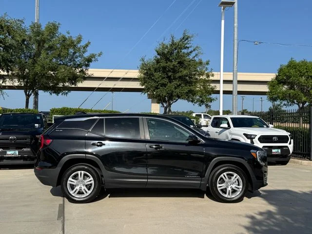 2024 GMC Terrain - Image 2