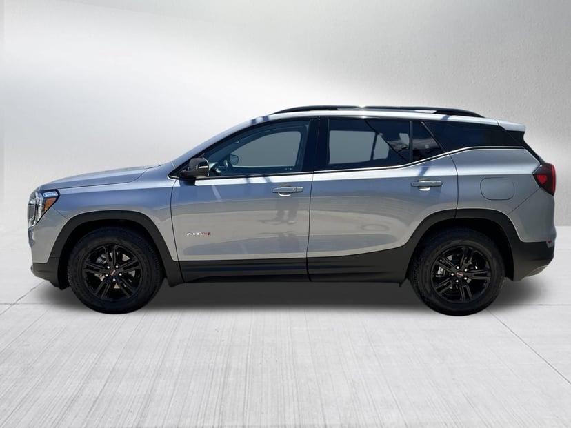2023 GMC Terrain - Image 3