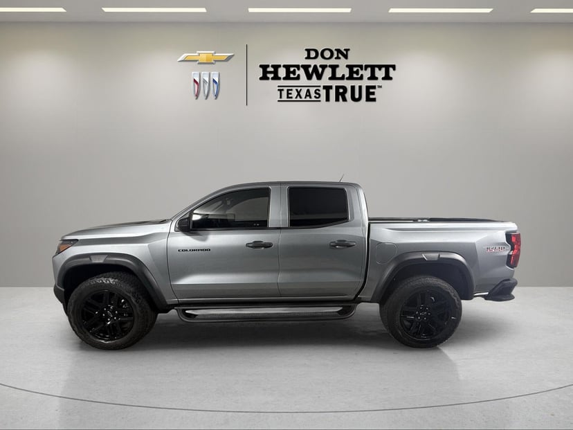 2024 Chevrolet Colorado - Image 2