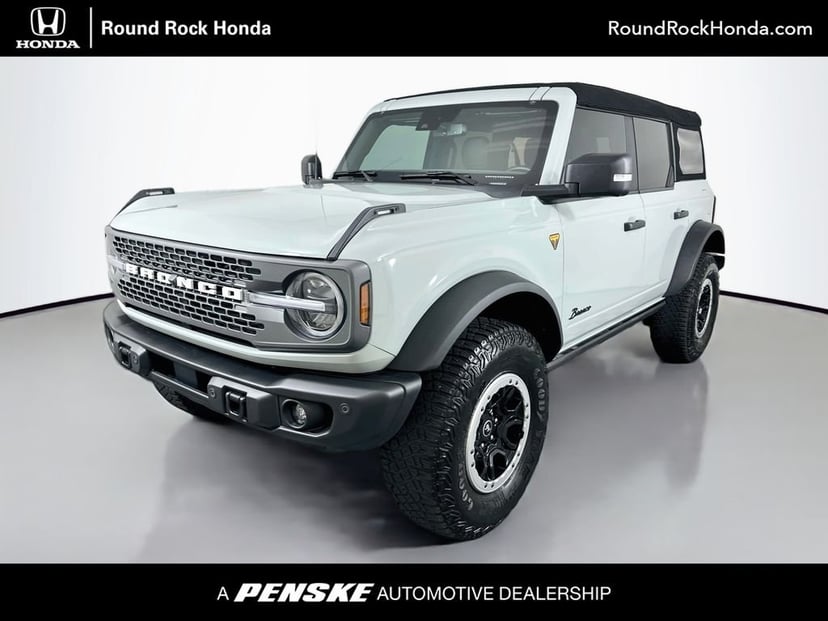 2023 Ford Bronco - Image 2