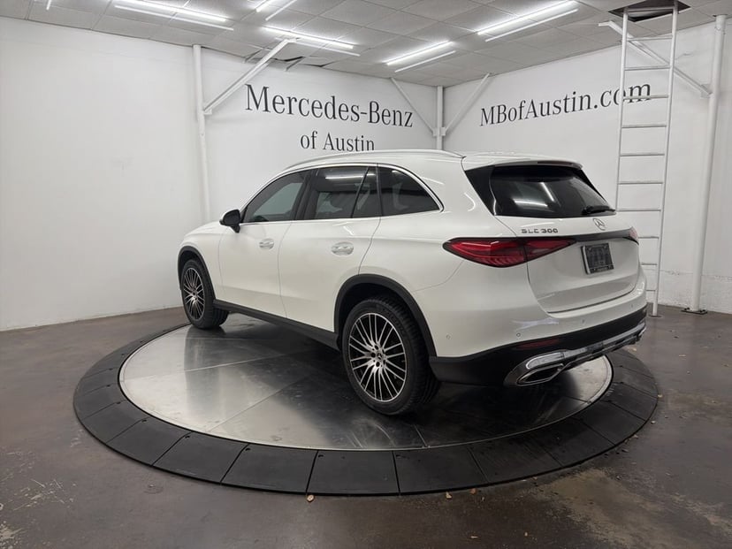 2026 Mercedes-Benz GLC - Image 2