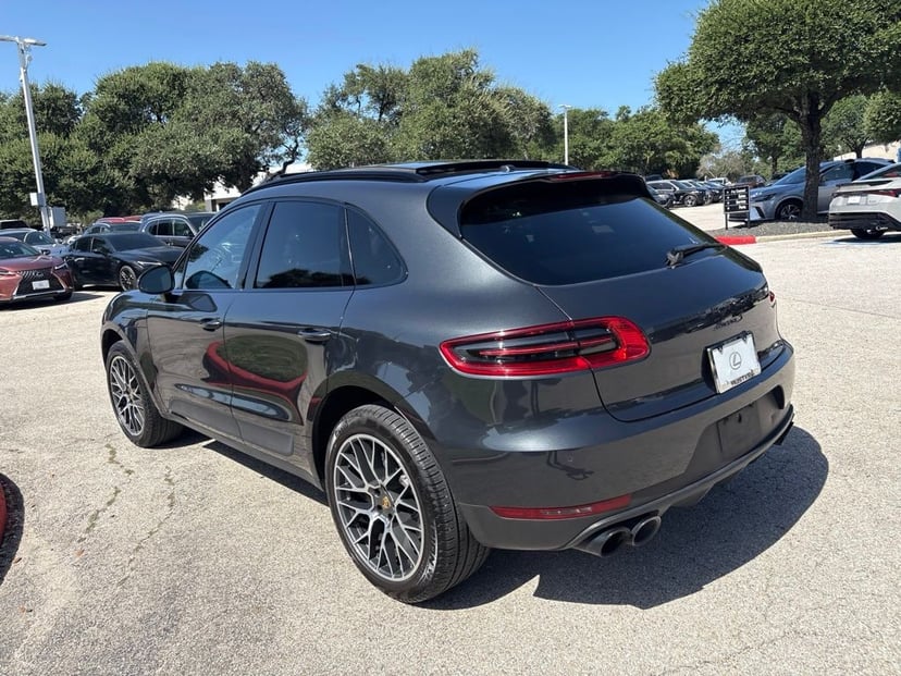 2018 Porsche Macan - Image 2