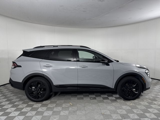 2025 Kia Sportage - Image 2
