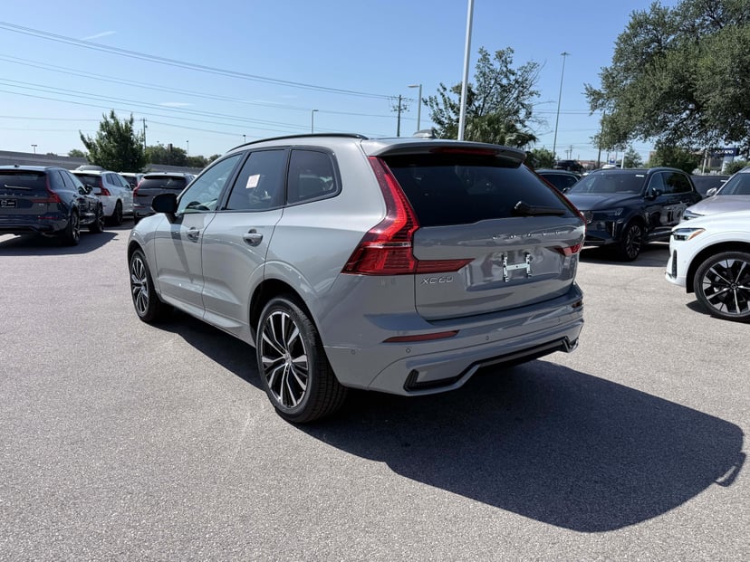 2025 Volvo XC60 - Image 3
