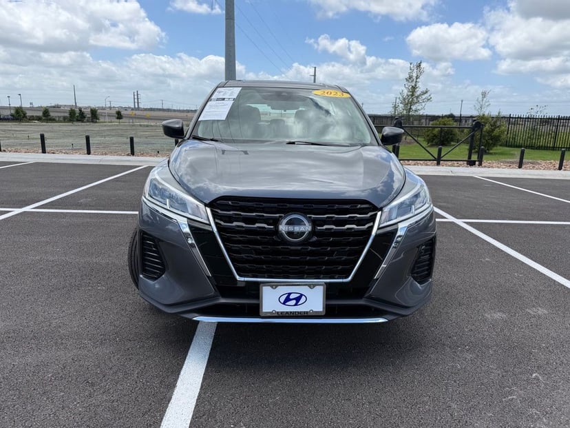 2023 Nissan Kicks - Image 3