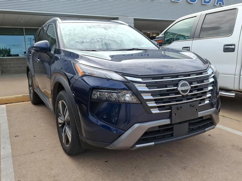 2026 Nissan Rogue - Image 2