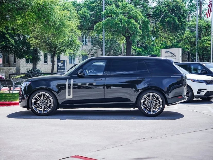 2026 Land Rover Range Rover - Image 1