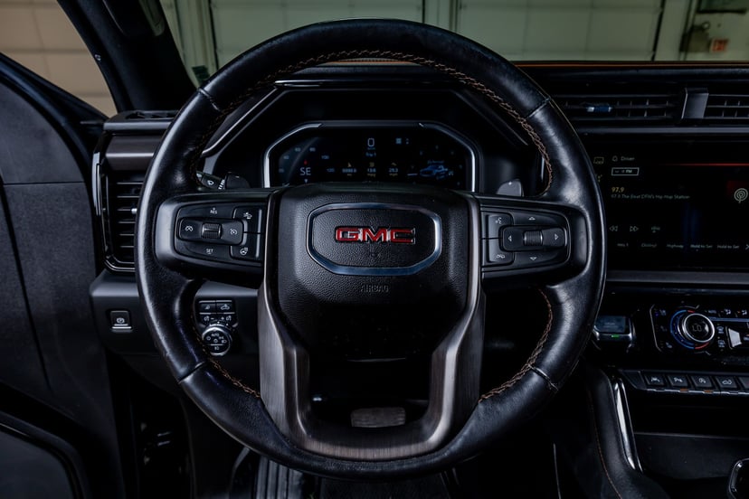 2022 GMC Sierra - Image 3