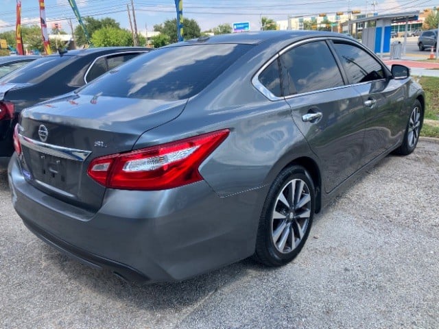 2017 Nissan Altima - Image 3