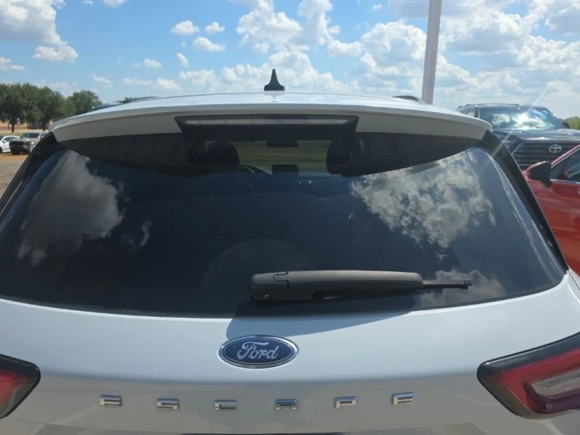 2025 Ford Escape - Image 3