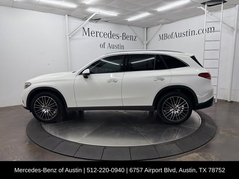 2026 Mercedes-Benz GLC - Image 2