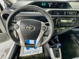 2013 Toyota Prius c - Preview 11