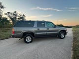 2002 Chevrolet Suburban - Preview 4