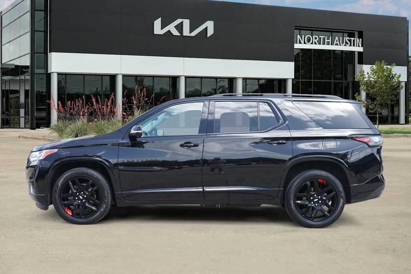2020 Chevrolet Traverse - Image 2