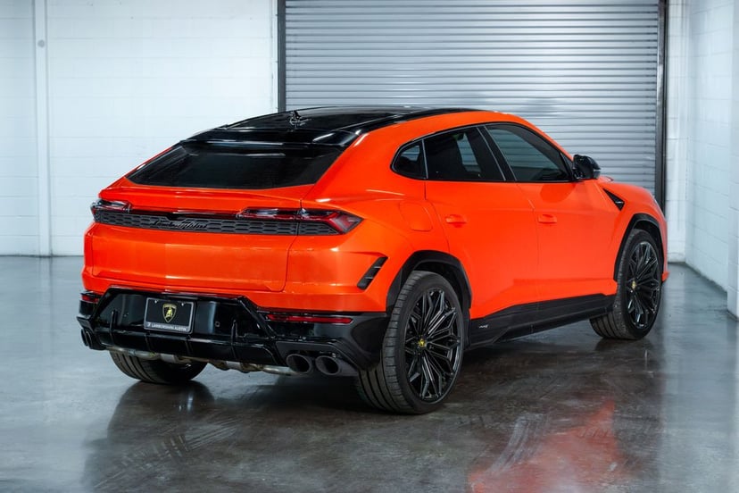 2025 Lamborghini Urus - Image 3