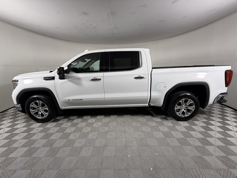 2025 GMC Sierra 1500 - Image 1