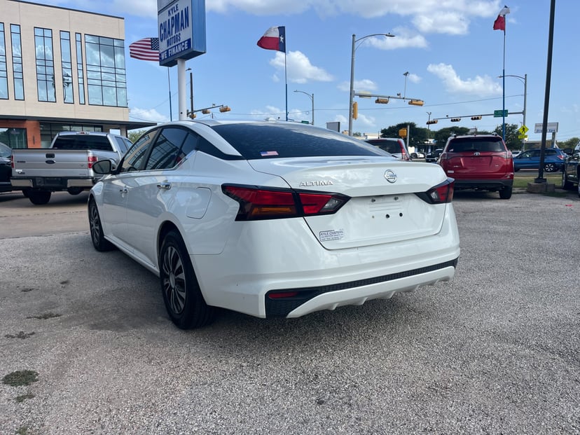 2020 Nissan Altima - Image 3