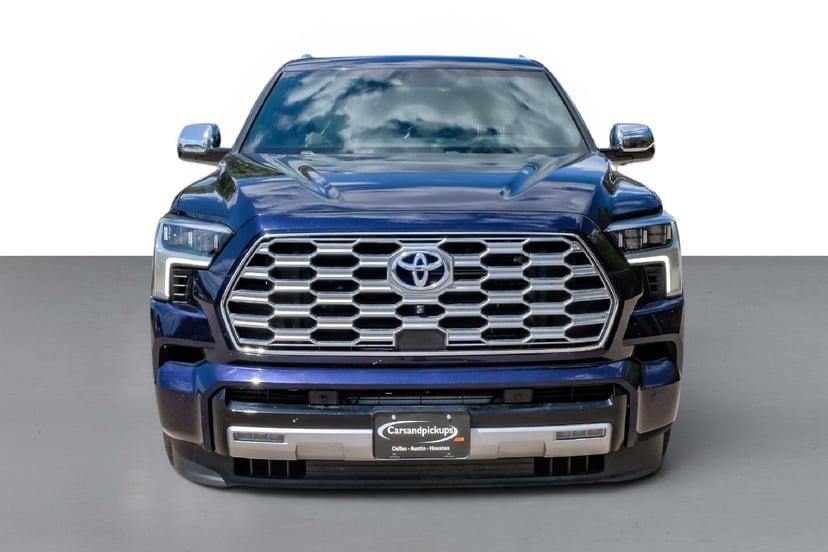 2023 Toyota Sequoia - Image 3