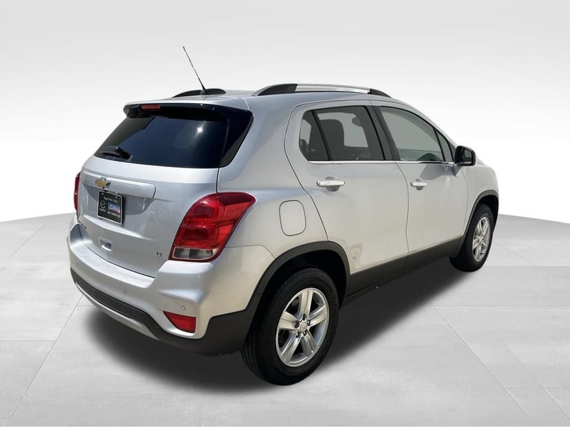 2017 Chevrolet Trax - Image 2