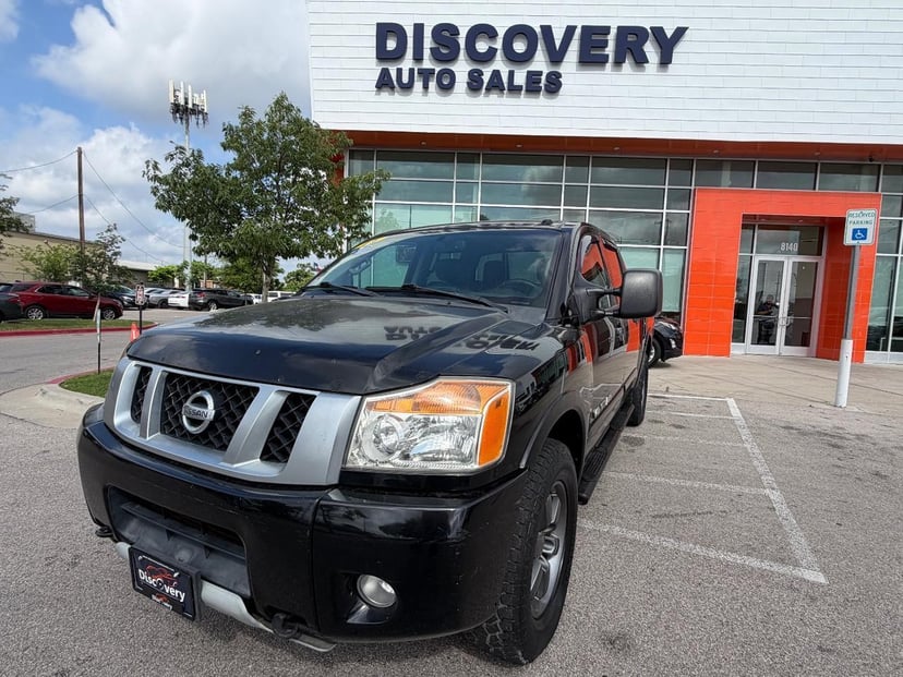 2014 Nissan Titan - Image 1