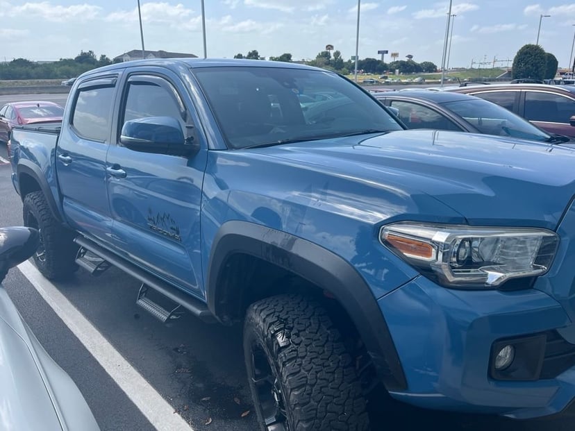 2019 Toyota Tacoma - Image 2
