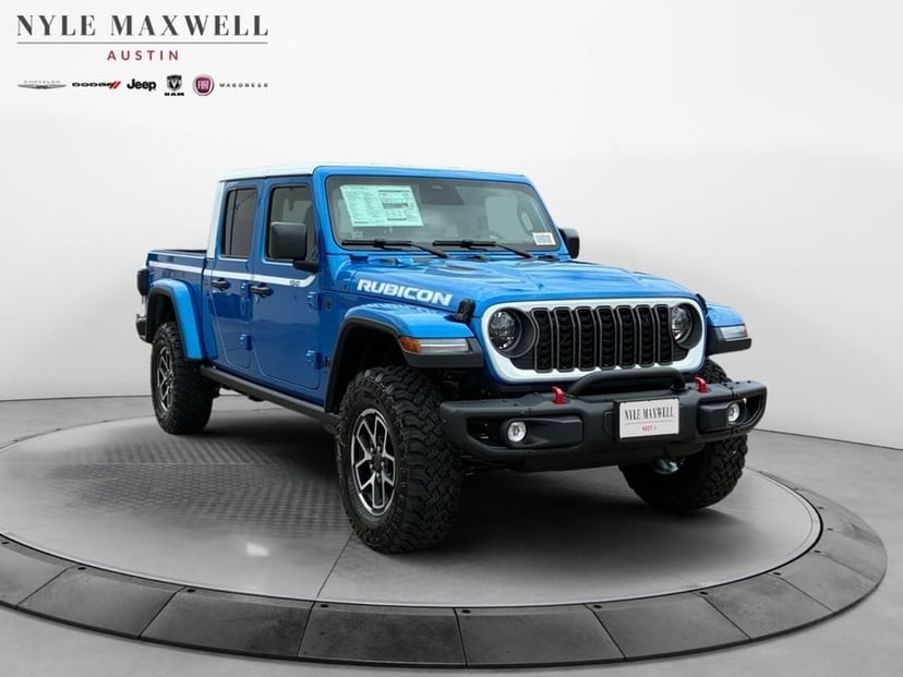 2026 Jeep Gladiator - Image 2