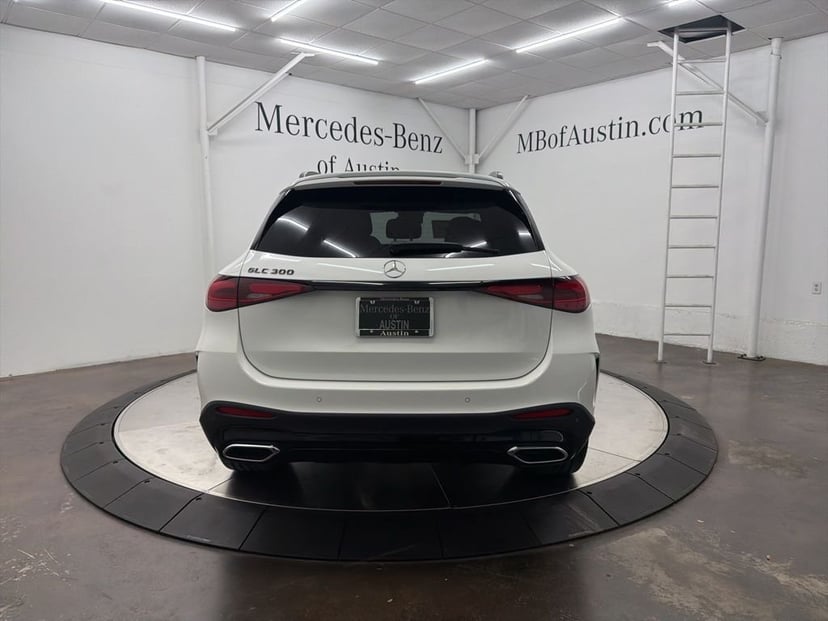 2026 Mercedes-Benz GLC - Image 3
