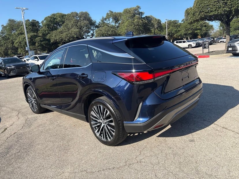 2023 Lexus RX - Image 3