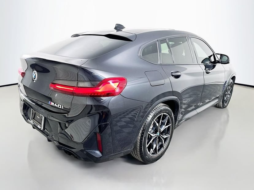 2022 BMW X4 M40i 4D Sport Utility Black - Image 1