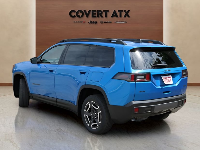 2026 Jeep Cherokee Laredo - Image 3