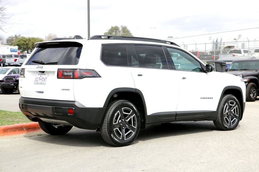 2026 Jeep Cherokee - Image 3