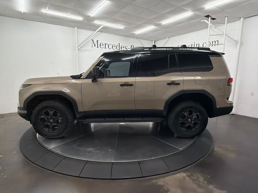 2025 Lexus GX - Image 2