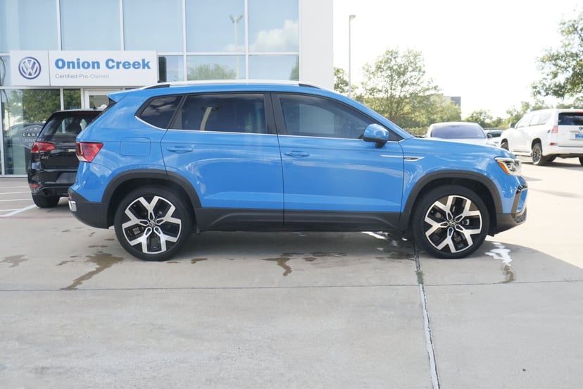 2023 Volkswagen Taos - Image 2