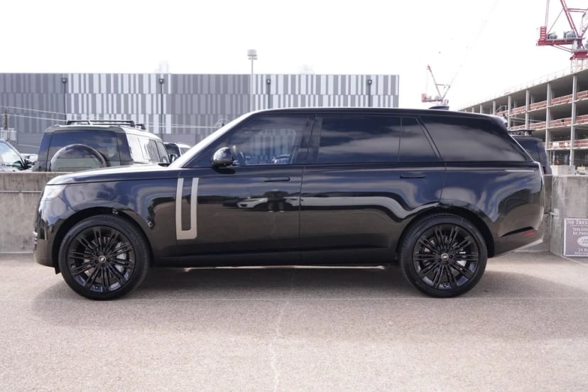 2025 Land Rover Range Rover - Image 2