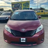 2015 Toyota Sienna - Preview 2