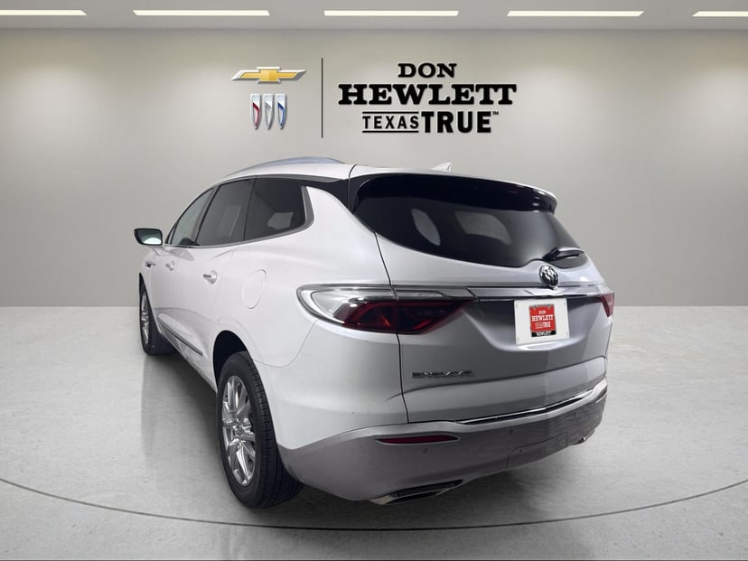 2023 Buick Enclave - Image 3